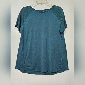 Avia dry fit workout top slightly sheer at the shoulders size Large teal